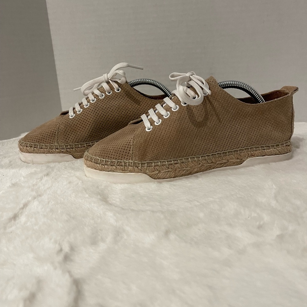 andre assous size 36 tan hand sewn in Spain